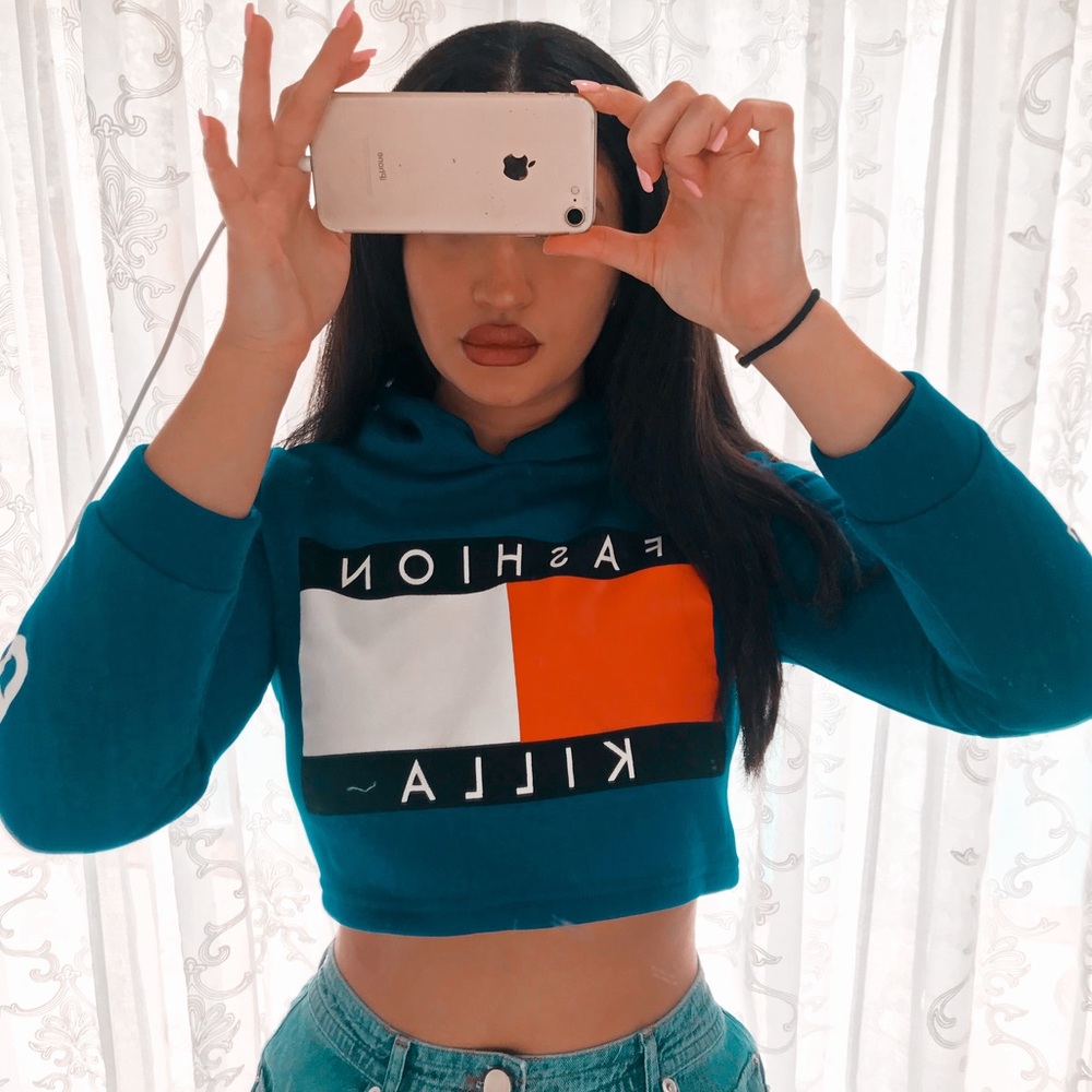 Tommy Inspo Graphic Sweater.